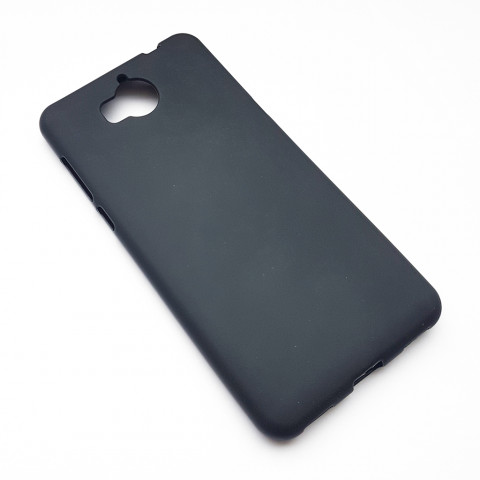 Накладка силиконовая для Huawei Y5 (2017) черного цвета